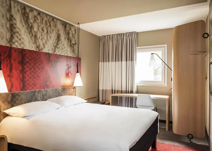 Ibis Paris Canal Saint Martin