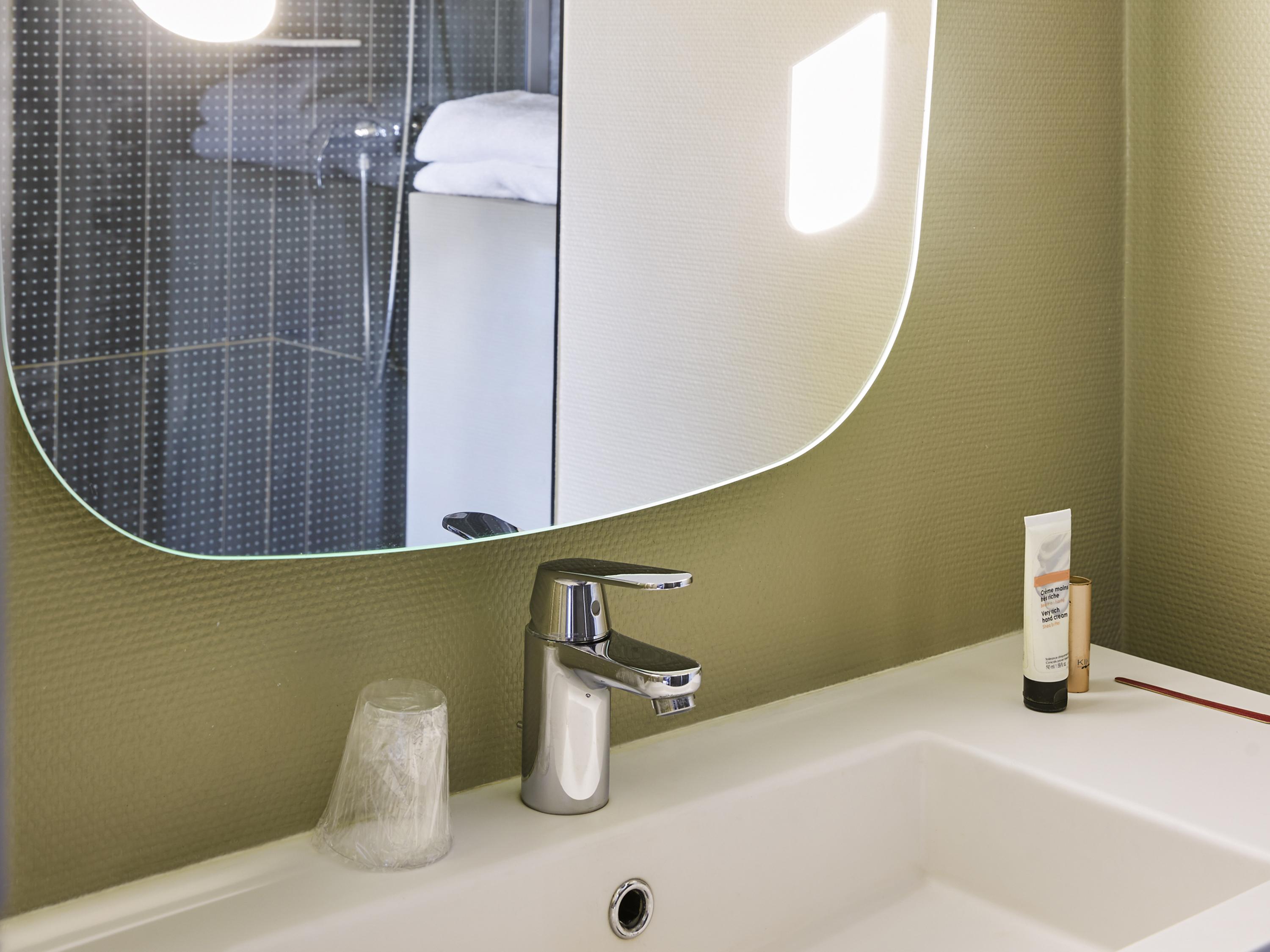 Ibis Canal Saint Martin Hotel Parijs