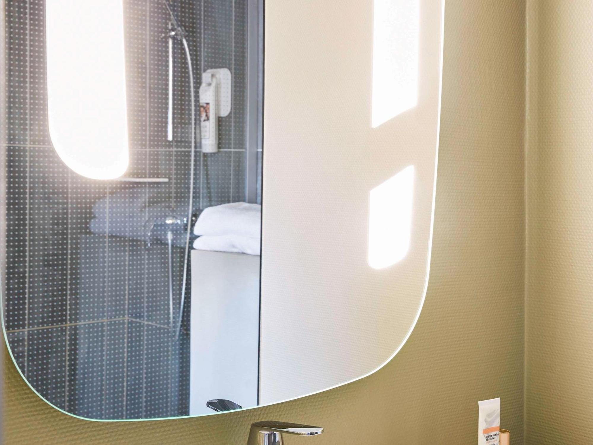 Ibis Canal Saint Martin Hotel Parijs