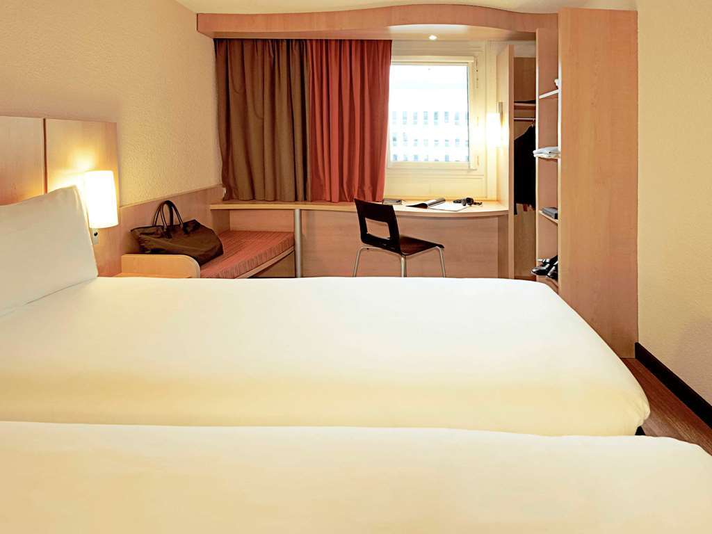 Ibis Canal Saint Martin Parijs